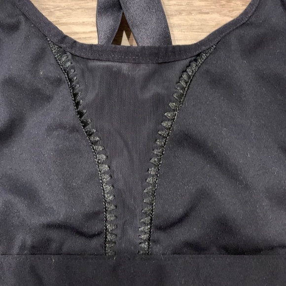 Fabletics Mesh Panel Sports Bra - Picture 2 of 4